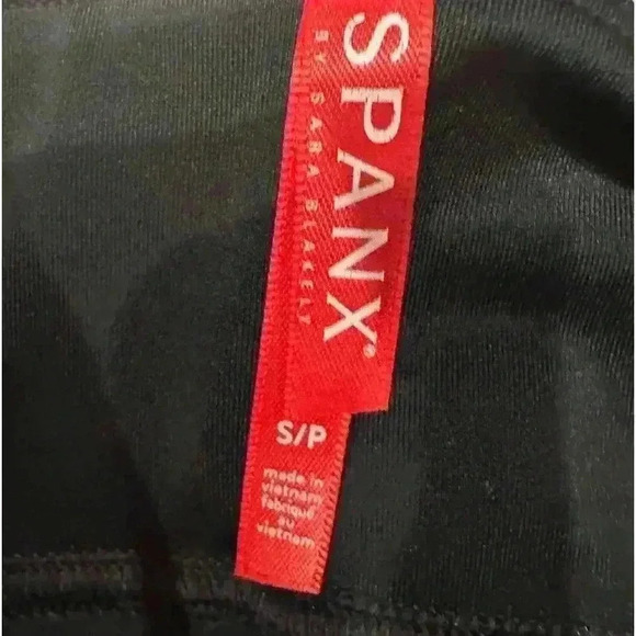Spanx Black on Black camouflage Leggings Size Small - Picture 3 of 4